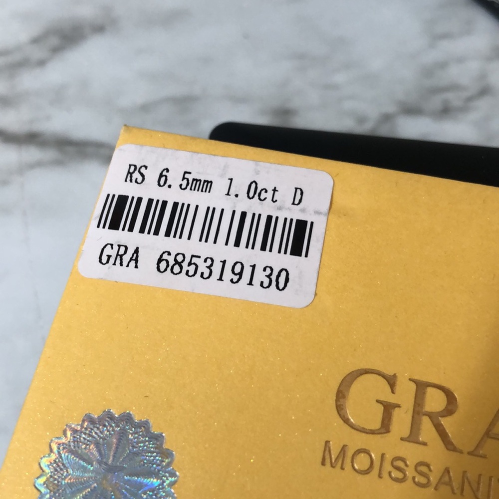 1ct Moissanite Ring with GRA Certificate - Picture 5 of 8